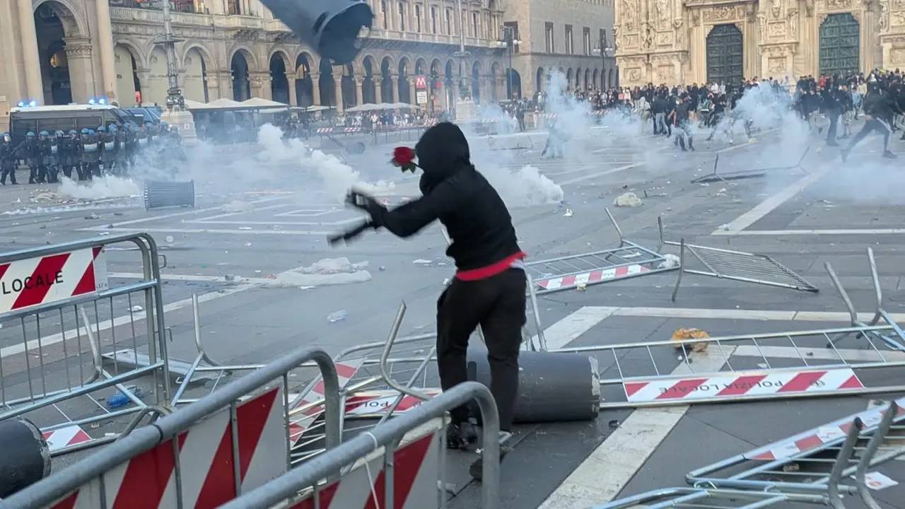 Aumenta il rischio di nuovi conflitti sociali e i lavoratori in divisa sono oramai bersaglio costante